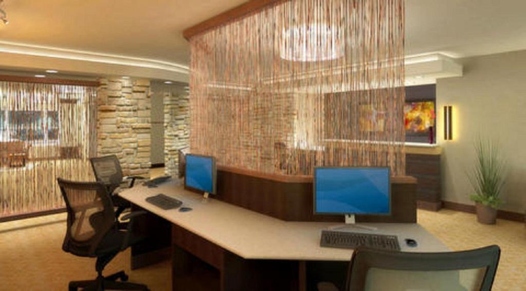 Ledgestone Hotel Yakima Bagian luar foto