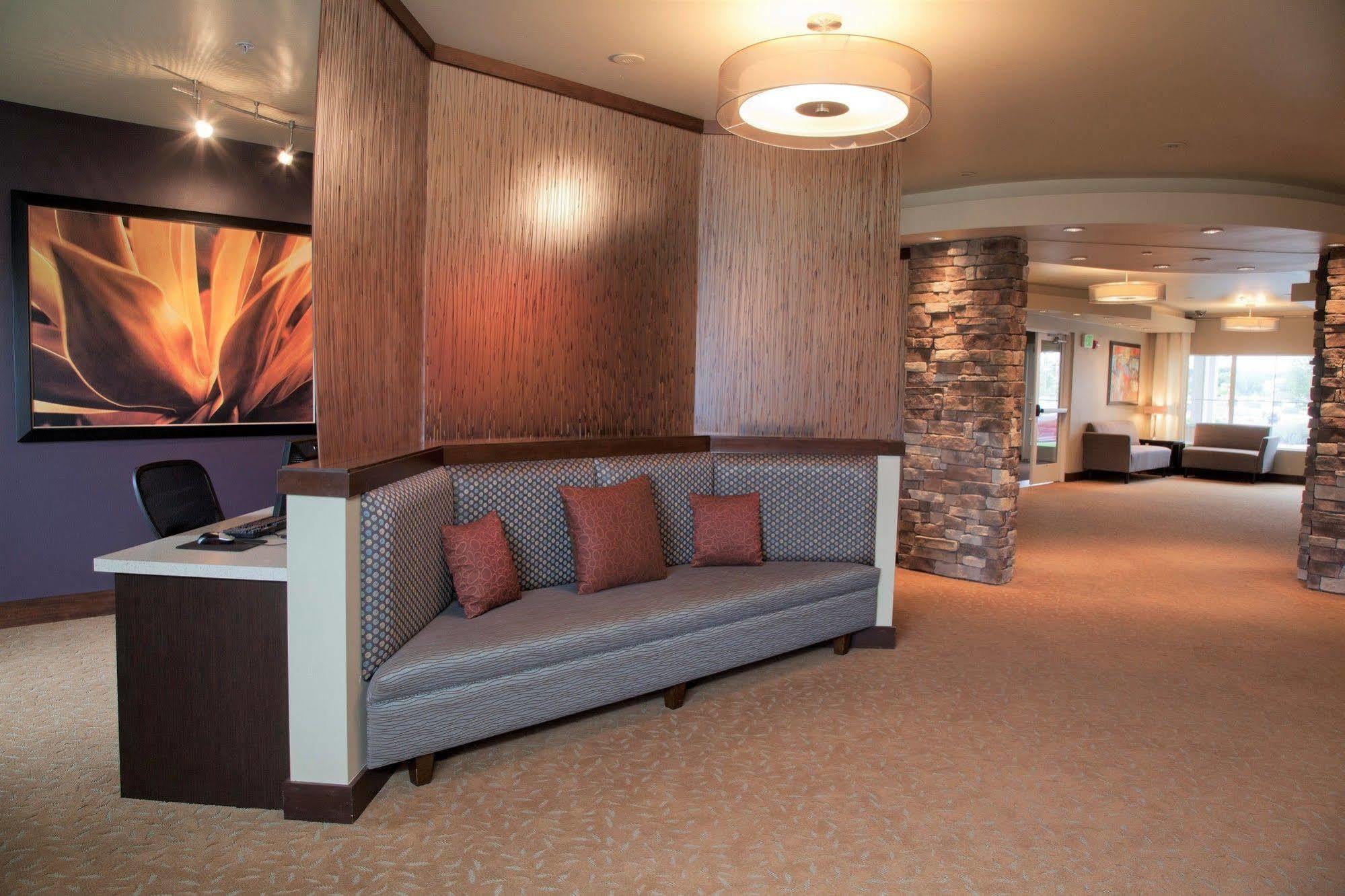 Ledgestone Hotel Yakima Bagian luar foto
